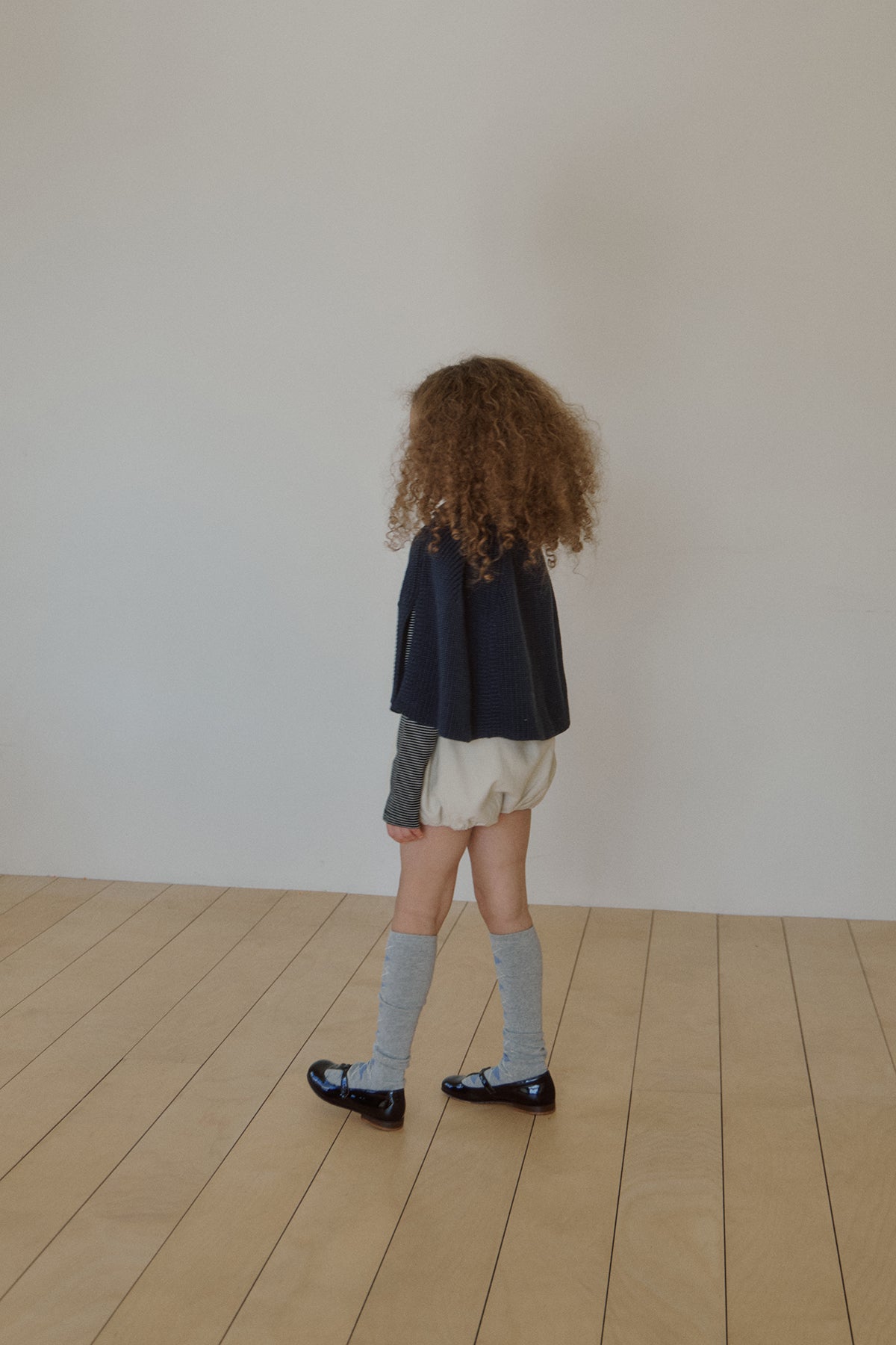 Sendy knit cape