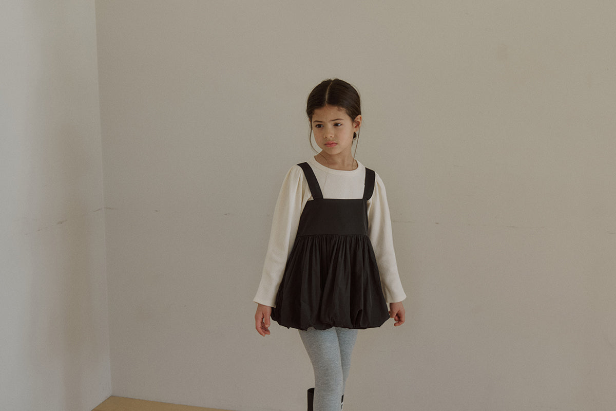 Prinballoon blouse. Black